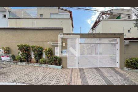 Fachada de casa à venda com 3 quartos, 225m² em Vila Moinho Velho, São Paulo