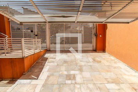 Garagem de casa à venda com 3 quartos, 380m² em Parque Vitoria, São Paulo