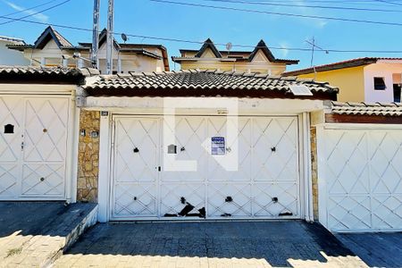 Fachada de casa à venda com 3 quartos, 138m² em Jardim Santa Mena, Guarulhos