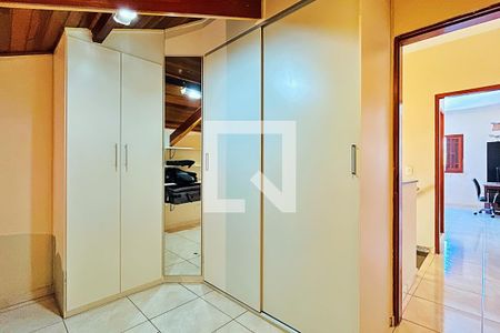 Closet de casa à venda com 3 quartos, 138m² em Jardim Santa Mena, Guarulhos