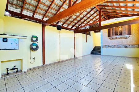 Garagem de casa à venda com 3 quartos, 138m² em Jardim Santa Mena, Guarulhos