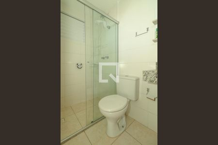 Banheiro de apartamento à venda com 2 quartos, 46m² em Humaitá, Porto Alegre
