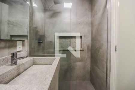 Banheiro Social de apartamento à venda com 2 quartos, 58m² em Jardim do Salso, Porto Alegre