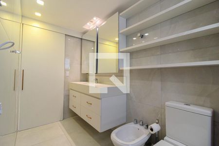 Banheiro de apartamento à venda com 1 quarto, 38m² em Indianópolis, São Paulo