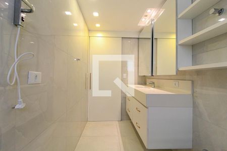 Banheiro de apartamento à venda com 1 quarto, 38m² em Indianópolis, São Paulo