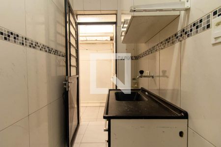 Cozinha de apartamento para alugar com 1 quarto, 28m² em Água Verde, Curitiba