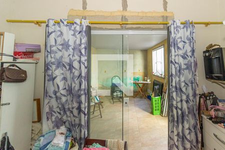 Quarto de casa para alugar com 2 quartos, 360m² em Marechal Hermes, Rio de Janeiro