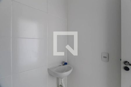 Banheiro de kitnet/studio à venda com 1 quarto, 15m² em Vila Santa Clara, São Paulo