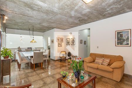 Casa à venda com 3 quartos, 228m² em Vila Mariana, São Paulo