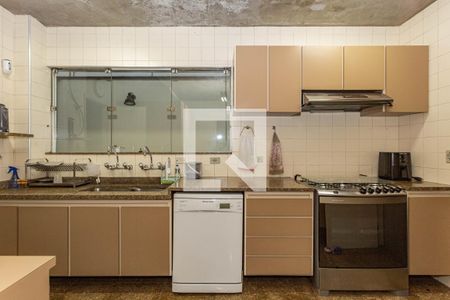 Casa à venda com 3 quartos, 228m² em Vila Mariana, São Paulo