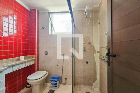 Banheiro da Suíte de apartamento para alugar com 4 quartos, 146m² em Centro, Guarujá