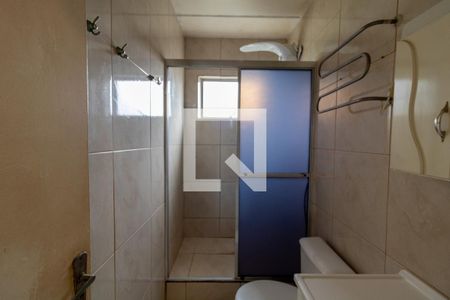 Banheiro de apartamento para alugar com 1 quarto, 46m² em Vila Nova, Porto Alegre
