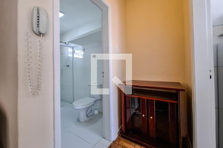 Banheiro de apartamento para alugar com 1 quarto, 50m² em Aclimação, São Paulo