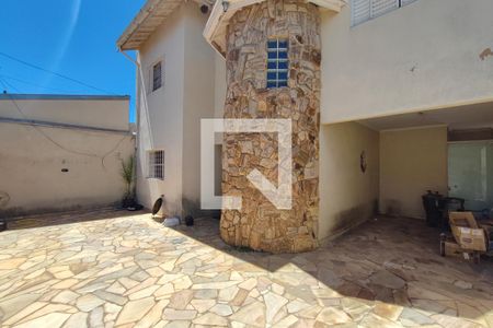 Quintal - Garagem de casa à venda com 4 quartos, 300m² em Jardim Itatiaia, Campinas