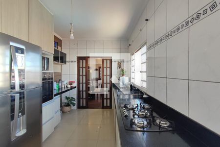 Cozinha de casa à venda com 4 quartos, 300m² em Jardim Itatiaia, Campinas