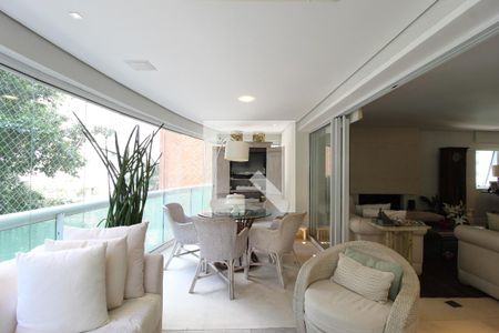 Varanda de apartamento à venda com 3 quartos, 280m² em Itaim Bibi, São Paulo