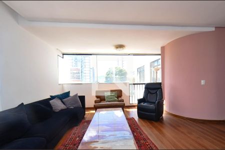 Sala de estar de apartamento para alugar com 3 quartos, 149m² em Santo Antônio, Belo Horizonte