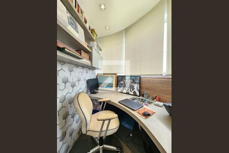 Escritório de apartamento para alugar com 3 quartos, 117m² em Sagrada Família, Belo Horizonte