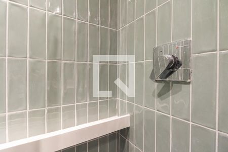 Banheiro de kitnet/studio para alugar com 1 quarto, 25m² em Vila Gomes Cardim, São Paulo
