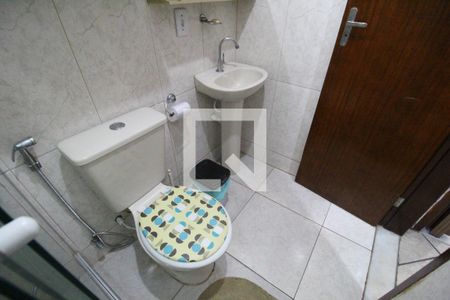 Banheiro social de casa para alugar com 2 quartos, 80m² em Curicica, Rio de Janeiro