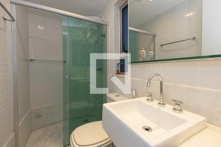 Banheiro da Suíte de kitnet/studio à venda com 1 quarto, 70m² em Vale do Sereno, Nova Lima