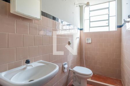 Banheiro de apartamento para alugar com 1 quarto, 44m² em Azenha, Porto Alegre