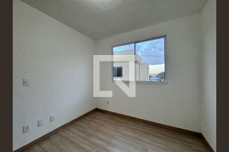 Quarto de apartamento à venda com 2 quartos, 45m² em Santos Dumont, São Leopoldo