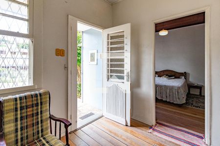 Hall social de casa à venda com 3 quartos, 150m² em Cascata, Porto Alegre