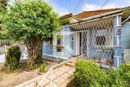 Fachada de casa à venda com 3 quartos, 150m² em Cascata, Porto Alegre