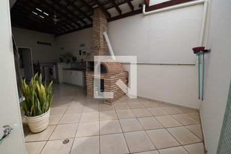 Quintal de casa à venda com 3 quartos, 189m² em Taquaral, Campinas