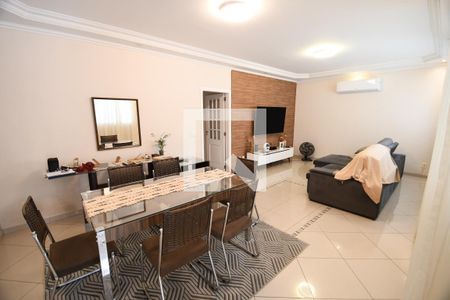 Sala de casa à venda com 3 quartos, 189m² em Taquaral, Campinas