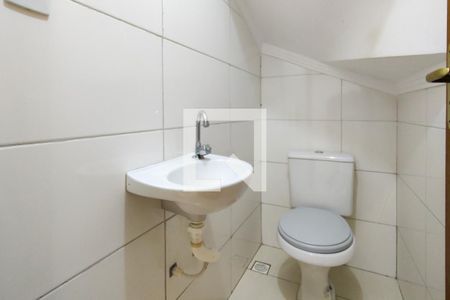 Lavabo de casa de condomínio para alugar com 2 quartos, 60m² em Jardim Melvi, Praia Grande