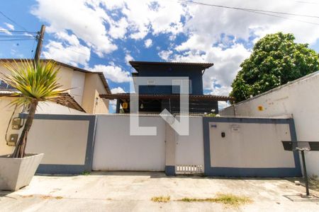 Fachada de casa à venda com 3 quartos, 250m² em Itaipu, Niterói