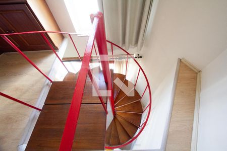 Escada da Suíte de apartamento à venda com 1 quarto, 67m² em Vila Nova Conceição , São Paulo