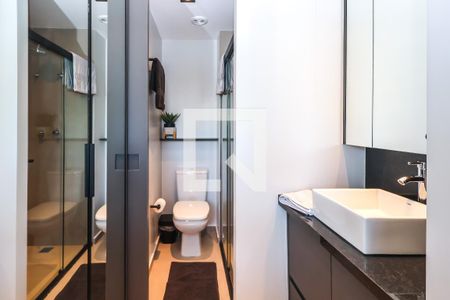 Banheiro de kitnet/studio para alugar com 1 quarto, 25m² em Paraíso, São Paulo
