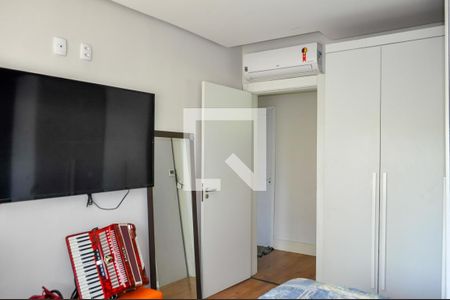 Quarto 2 de casa à venda com 3 quartos, 341m² em Cristal, Porto Alegre