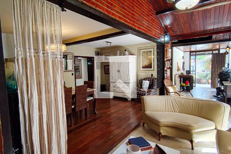 Sala de casa de condomínio à venda com 4 quartos, 259m² em Anil, Rio de Janeiro