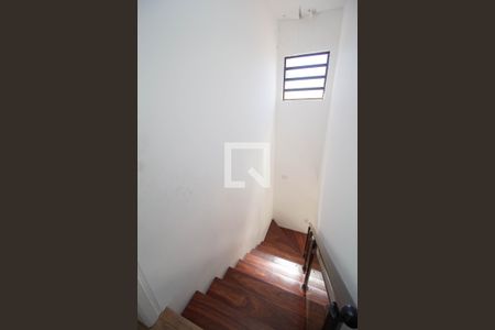 Escada de casa à venda com 3 quartos, 271m² em Vila Pereira Cerca, São Paulo