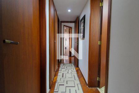 Corredor  de apartamento à venda com 3 quartos, 122m² em Indianópolis, São Paulo