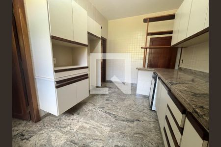 Cozinha de casa de condomínio para alugar com 4 quartos, 600m² em Dois Córregos , Valinhos