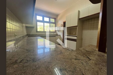Cozinha de casa de condomínio para alugar com 4 quartos, 600m² em Dois Córregos , Valinhos