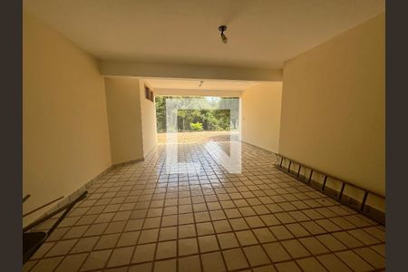 Garagem  de casa de condomínio para alugar com 4 quartos, 600m² em Dois Córregos , Valinhos