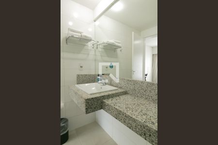 Banheiro de apartamento para alugar com 1 quarto, 24m² em Pampulha, Belo Horizonte