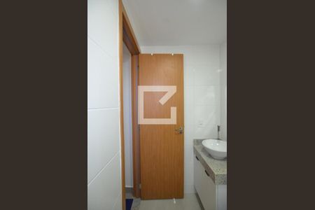 Banheiro de apartamento para alugar com 2 quartos, 44m² em Guaratiba, Rio de Janeiro