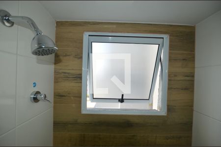 Banheiro de apartamento para alugar com 2 quartos, 44m² em Guaratiba, Rio de Janeiro