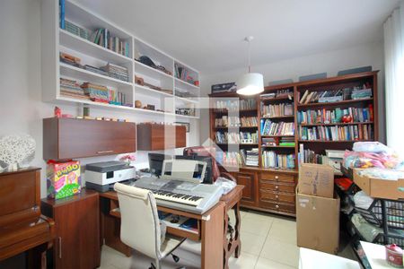 Escritório de casa à venda com 5 quartos, 400m² em Santa Lúcia, Belo Horizonte