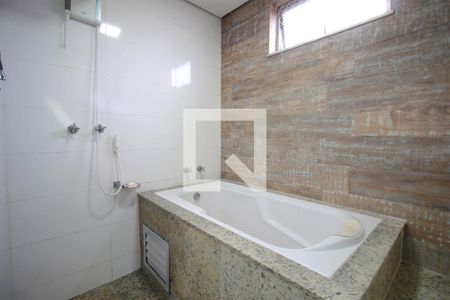 Banheiro da Suíte Master de casa à venda com 5 quartos, 400m² em Santa Lúcia, Belo Horizonte