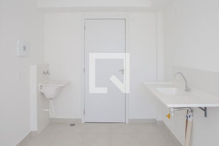 Cozinha e Área de Serviço de apartamento à venda com 1 quarto, 27m² em Parque Industrial Tomas Edson, São Paulo