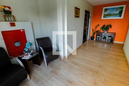 Hall de entrada de apartamento à venda com 2 quartos, 55m² em Jardim Monte Alegre, Taboão da Serra
