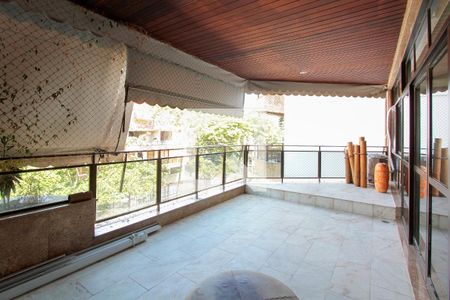 Varanda de apartamento à venda com 3 quartos, 156m² em Barra da Tijuca, Rio de Janeiro